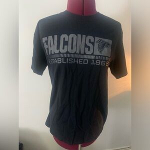 EUC NFL black Atlanta Falcons tee shirt, Size M in men